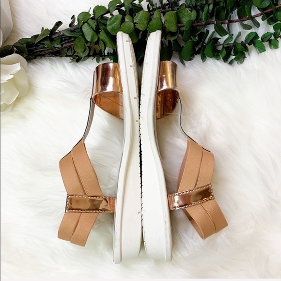 Munro Ideal Rose Gold T-Strap Sandals - Picture 2 of 5